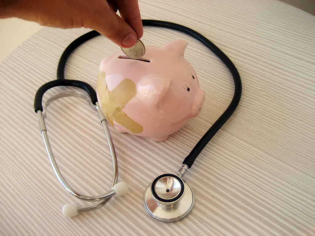 Чи вдарить локдаун по зарплатах медиків?