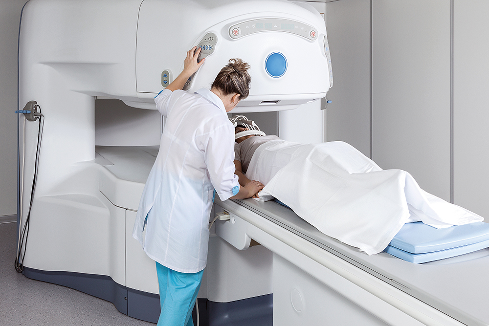 Близько 200 томографів, що придбані за гроші COVID-фонду, так і не почали працювати в лікарнях