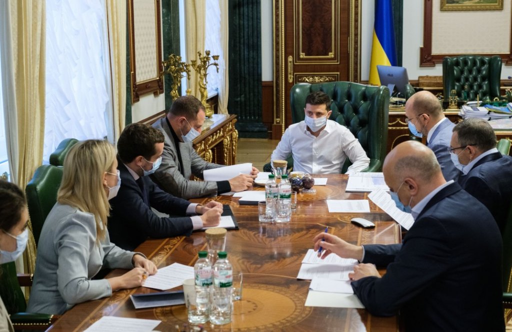 Президент доручив розібратись з проблемами щодо забезпечення киснем хворих на коронавірус в українських лікарнях