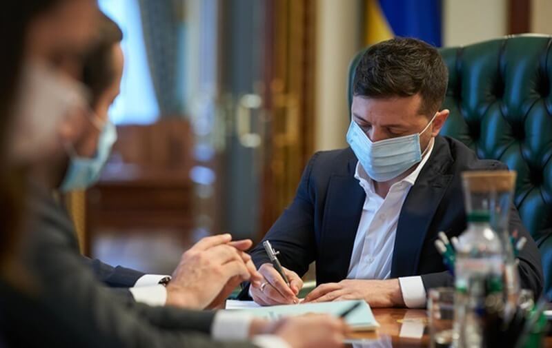Зеленський підписав закон щодо забезпечення доступу українців до якісних вакцин від COVID-19