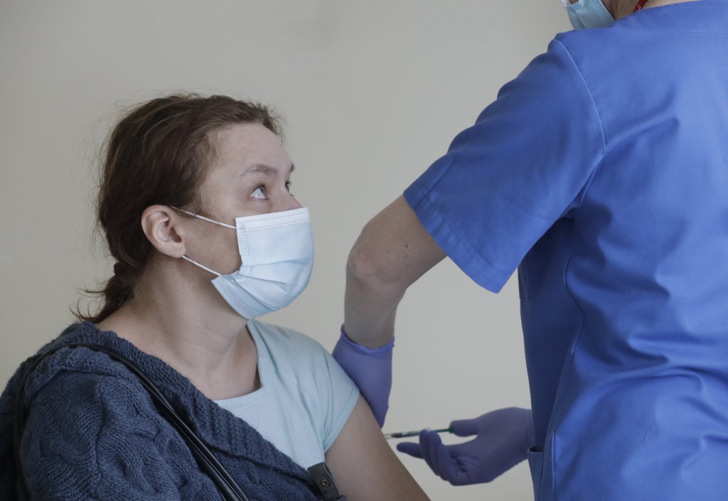 Німецькі фахівці вважають, що вакцинацію проти COVID-19 доведеться робити повторно