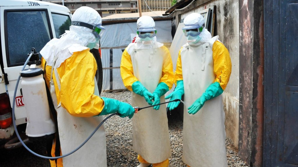Ебола повертається: у Гвінеї заявили про початок епідемії лихоманки