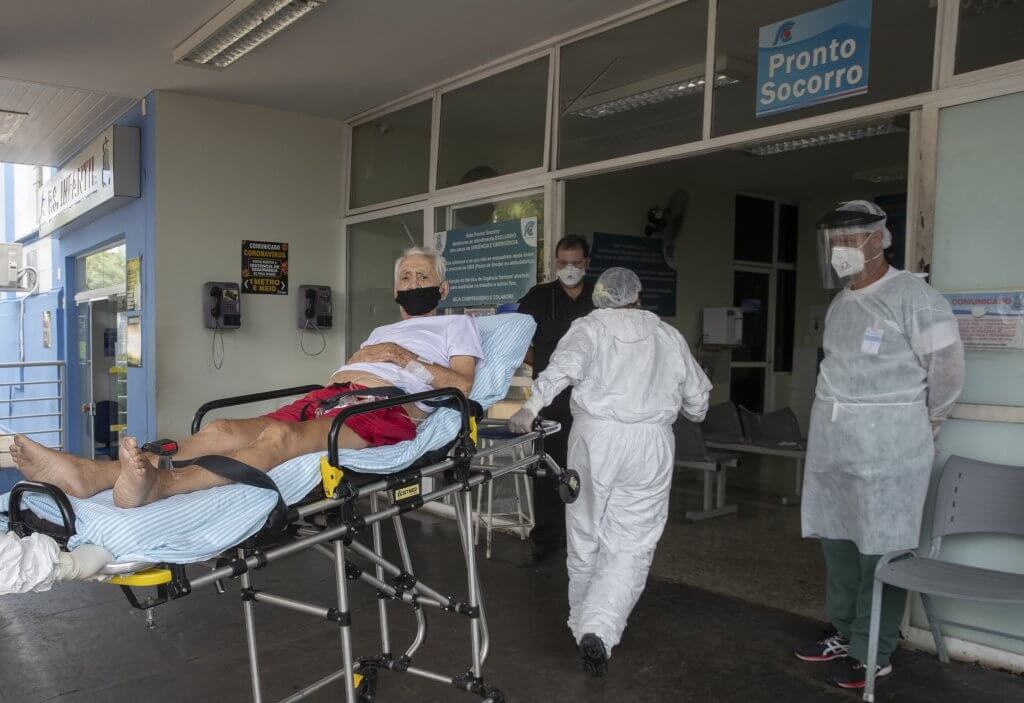 У Бразилії зафіксували випадки одночасного інфікування двома штамами COVID-19 
