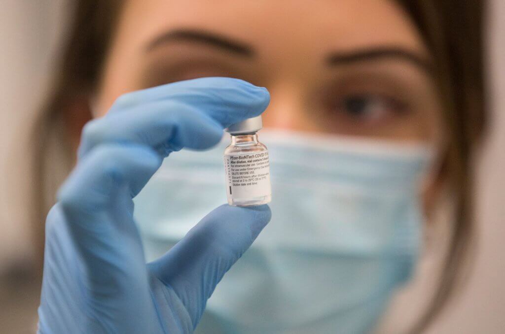 Чи стане 2021 роком вакцинації від COVID-19 в Україні?