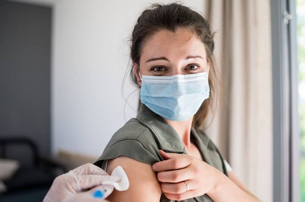 До кінця року МОЗ обіцяє вакцинувати 60% українців