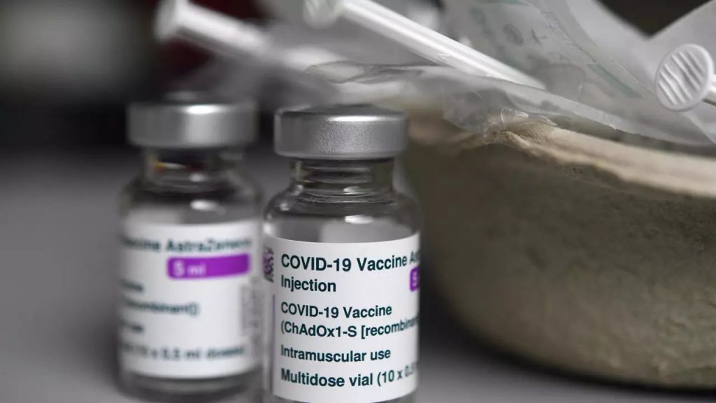 EMA рекомендує не вводити другу дозу вакцини AstraZeneca при тромбозі після вакцини