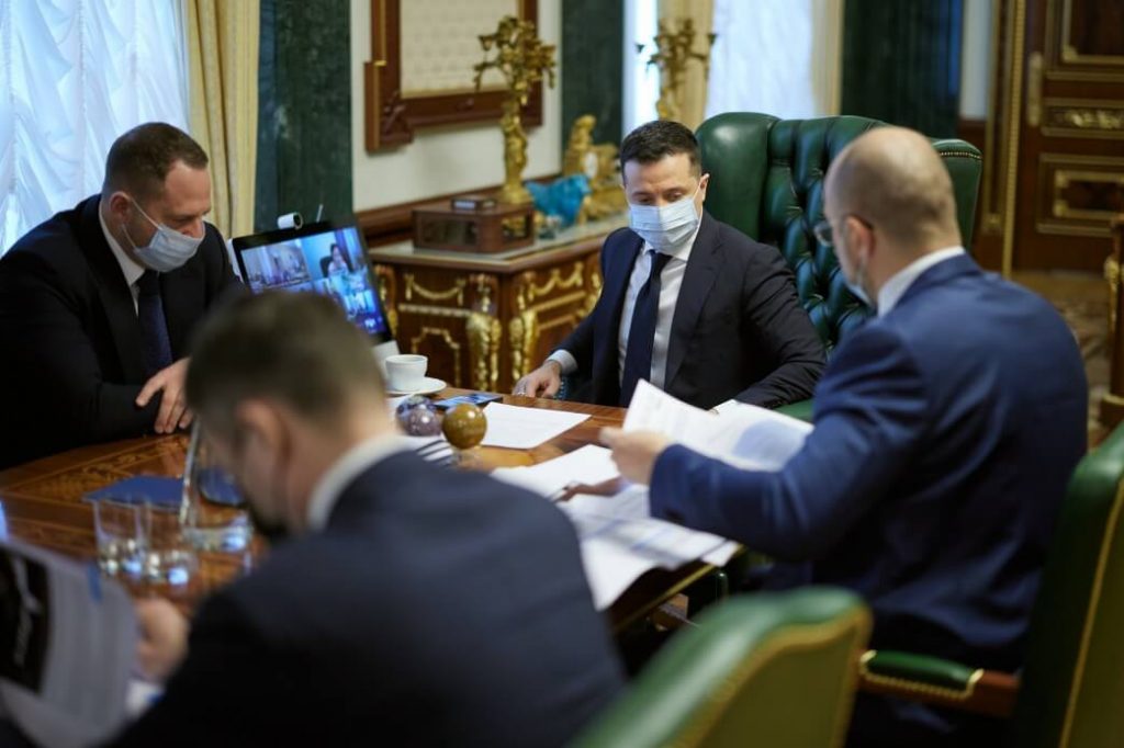 Нарада у Президента: Ситуація із захворюваність на COVID-19 в Україні покращується